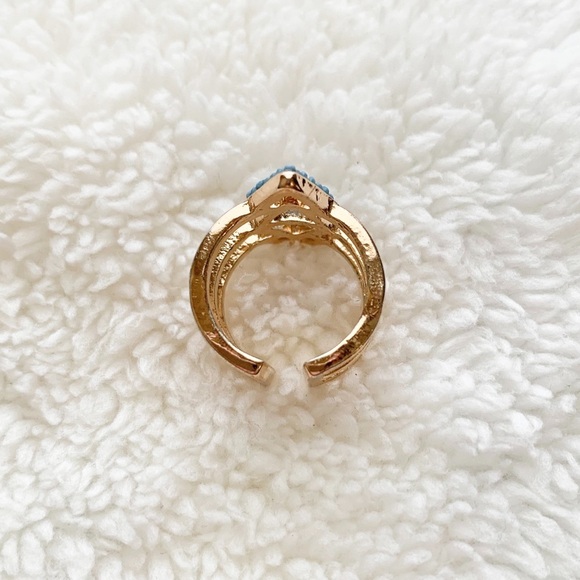 Gold tribal design ring🌟 - Picture 3 of 4